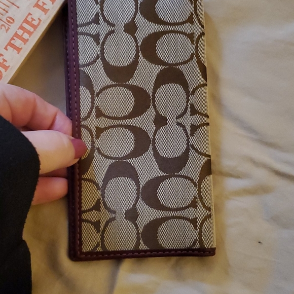 Coach bifold signature C slim wallet or checkbook - Picture 2 of 9